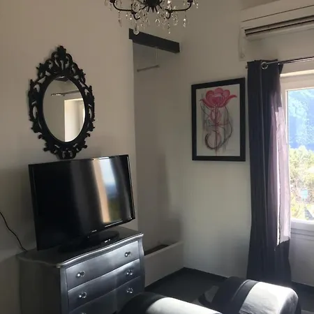 La Parenthese Amoureuse Alojamento de Acomodação e Pequeno-almoço 4*